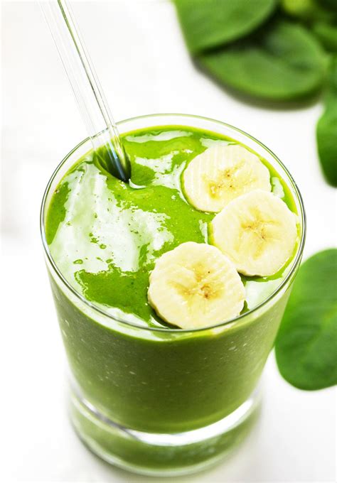 Simple 4 Ingredient Healthy Green Smoothie Recipe