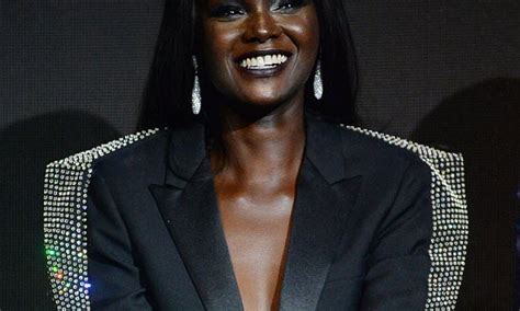 Model Duckie Thot I Take My Own Make Up To Shoots Daily Mail Online