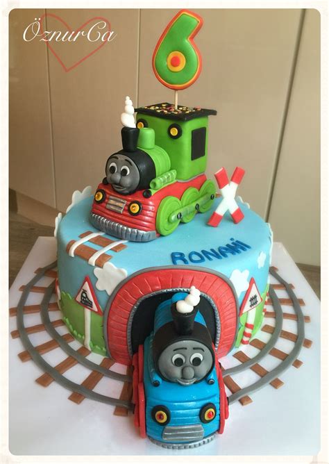 Maybe you would like to learn more about one of these? Zug Lokomotive Cake | Kuchen und torten, Kuchen ...