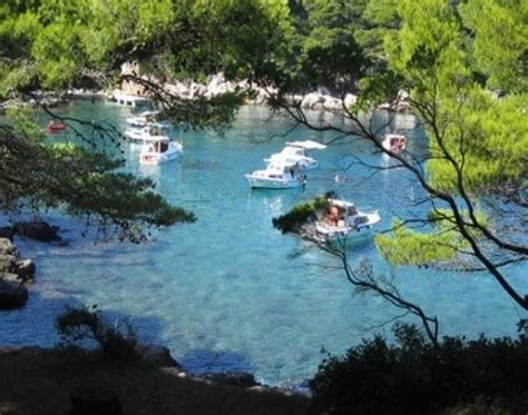 H πόλη του dubrovnik (ντούμπροβνικ) είναι ένα ζωντανό μνημείο, μια αλυσίδα μαργαριταριών πλούσιας υλικής και άυλης πολιτιστικής κληρονομιάς, αλλά και. Εκδρομή στο Lokrum