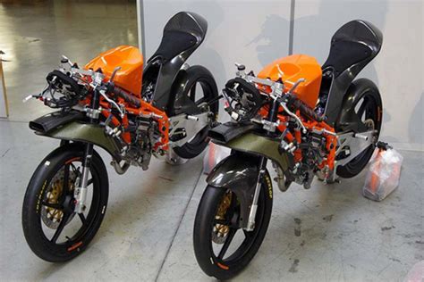 The ktm rc 250 r model is a cross / motocross bike manufactured by ktm. Sightings KTM RC 250GP and KTM RC 250R | The New Autocar
