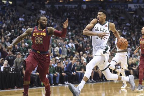 Giannis sina ugo antetokounmpo (/ˈjɑːnɪs ˈɑːntɛtəˈkuːmpoʊ/ greek: Why the NBA's Big Men Are Getting Freakier - WSJ