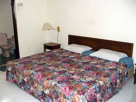 The hotel offers guests a range of services and amenities designed to provide comfort and convenience. PAKEJ KE LANGKAWI TRAVEL & TOUR: APARTMENT SRI LAGENDA ...