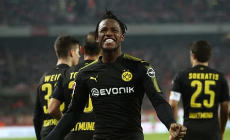 Genauso wie sein vorgänger legte michy batshuayi ein sensationelles debüt in schwarz und gelb hin. Warum verzichtete der BVB auf eine Kaufoption für Batshuayi?