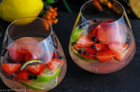 Some people just like things a little sweeter than others and that's where lemonade can be a useful ally. Strawberry Limeade Gin and Tonic Cocktail - Gastronom ...