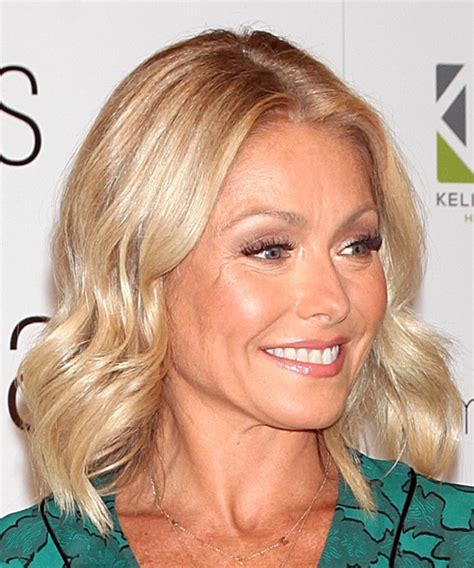 Kelly Ripa New Haircut 2022