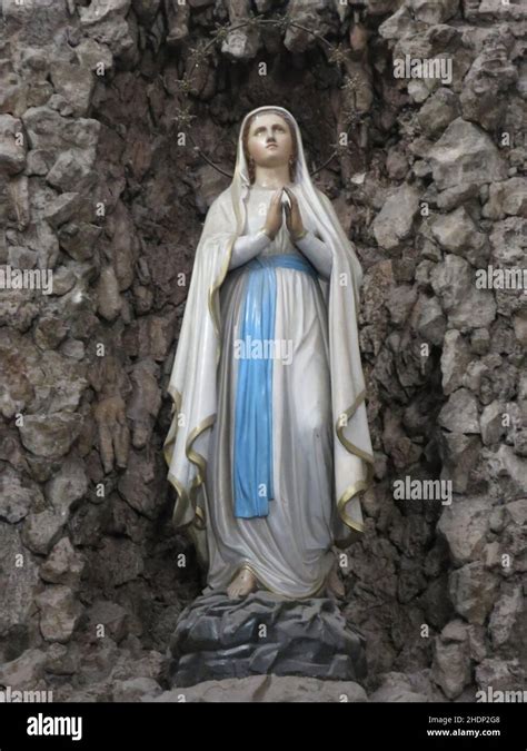 Virgin Mary Mary Statue Virgin Maries Mary Statues Stock Photo Alamy