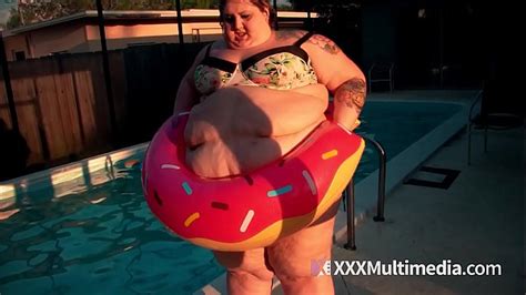 Ssbbw Ivy Davenport Stuck In A Pool Inflatable Xxx Mobile Porno Videos Movies Iporntv Net