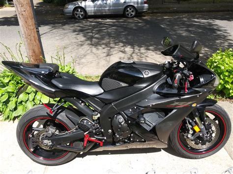 2005 Yamaha R1 Raven Edition 22000 Miles Looking To Get 4000 Cash