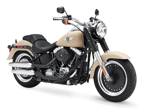 The softail fat boy lo has a fuel tank capacity of 19 litres. 2015 Harley-Davidson FLSTFB Fat Boy Lo Review