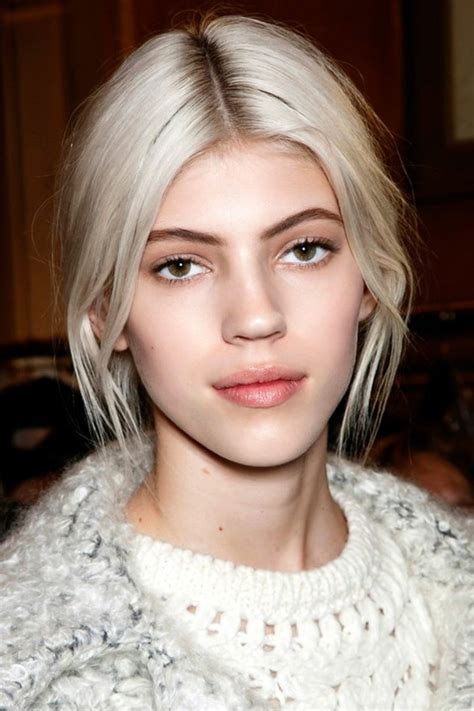 Blond polaire – secrets de pro pour obtenir un blond froid impeccable