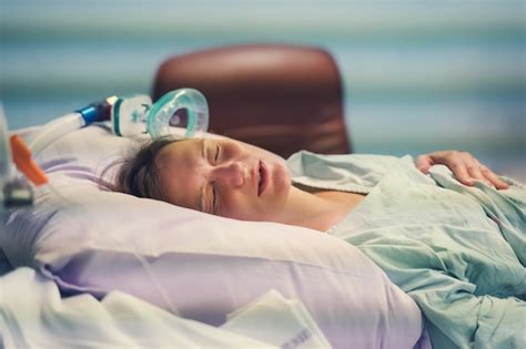 Parto Mujer Dando A Luz En El Hospital De Maternidad Mujer Embarazada Que Respira Durante Las