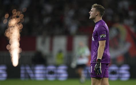 Israeli goalie Daniel Peretz signs with German soccer powerhouse Bayern