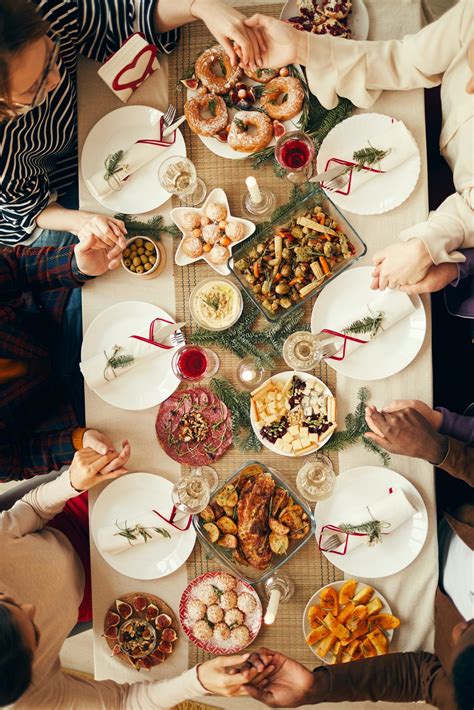 30 Easy Friendsgiving Food Ideas To Win Your Friends Over