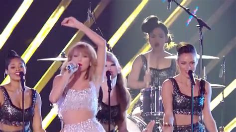 Kiki Wong Ex Member Of Taylor Swifts Band Joins Iconic Rock Group As