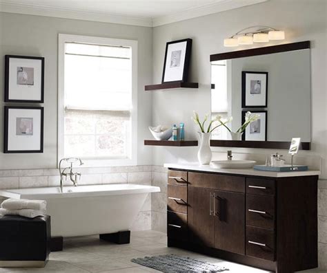 Even before you begin to realize and sort out the mess, your bathtub or basin has already turned into a crowded mess. Contemporary Bathroom Vanity - Homecrest Cabinetry
