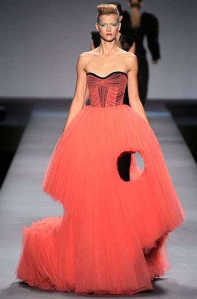 Paris Fashion Week Viktor And Rolf Spring Summer 2010 Collection