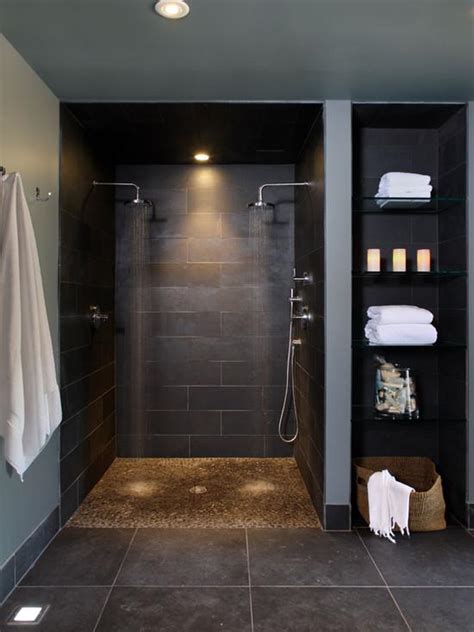 Walk in showers are often preferred over standard showers for their beauty and taste. Modern walk in shower | Electricsandlighting.co.uk