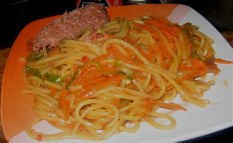 Add tomato paste, mix well and cook on low heat for 5 minutes. Corned Beef Spaghetti with vegetables