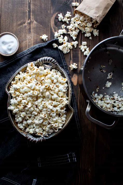 Nov 08, 2018 · put the pan over medium heat, pour in ½ cup popcorn kernels, stir to coat with oil and keep stirring occasionally until the kernels start to sizzle. foolproof stovetop popcorn - Healthy Seasonal Recipes