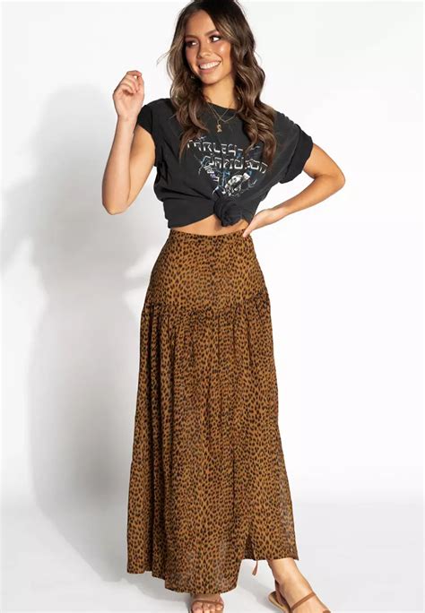 Trendy Maxi Skirt Styling Ideas For 2023 Aquila Style