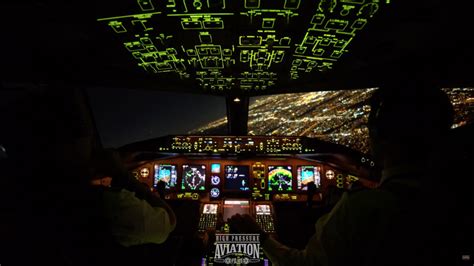 Find the perfect boeing 777 cockpit stock photo. Video: Boeing 777 landing at LAX - Student Pilot News