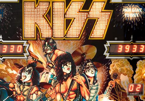 Hakes Kiss 1979 Bally Pinball Machine