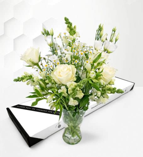 Flowers brighten up your mood and liven up our global delivery network covers more than 90 countries, including the usa, the uk, germany. Elegant Avalanche - Letterbox Flowers - Letterbox Flowers ...