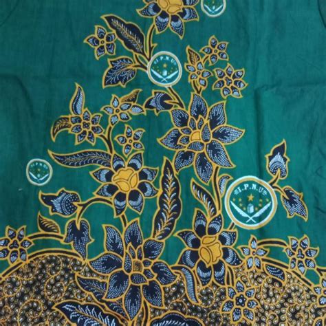 Batik merupakan kekayaan budaya yang dimiliki oleh bangsa indonesia. Mentahan Batik : 26 Contoh Motif Batik Mega Mendung Kelabu Paling Banyak Di Cari Graha Batik ...