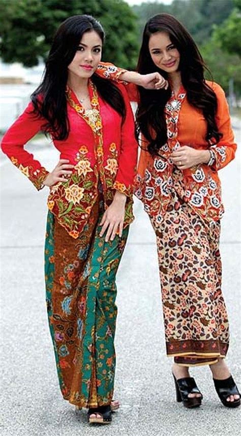 Kebaya Nyonya Malay Traditional Costume Pinterest Kebaya Summer