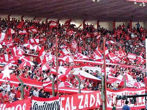 Independiente se jugaba en perú su pase a la segunda ronda de la copa sudamericana y un día antes del encuentro seis barras encabezados otra vez por el. Barras bravas Argentinas (actualizado) - Taringa!