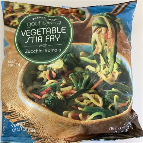 New Trader Joes Gochujang Vegetable Stir Fry With Zucchini Spirals トレー