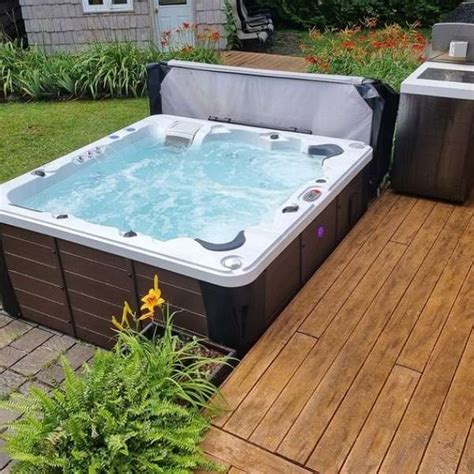 Erie Se Hot Tub 46 Jet 6 Person Outside Play