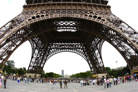 Tout Ce Qu Il Faut Savoir Sur La Tour Eiffel Et Ses Environs