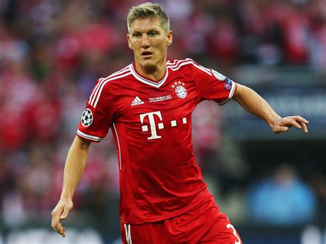Bastian schweinsteiger (pronounced ˈbasti̯an ˈʃvaɪ̯nʃtaɪ̯ɡɐ (); Bayern Monaco, Schweinsteiger: "Possibile un paragone tra ...