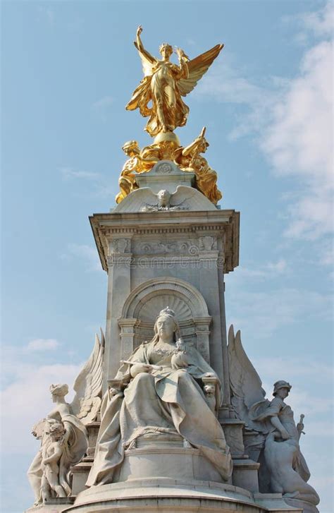 Londres Inglaterra Em Agosto De 2014 Estátua Da Rainha Victoria