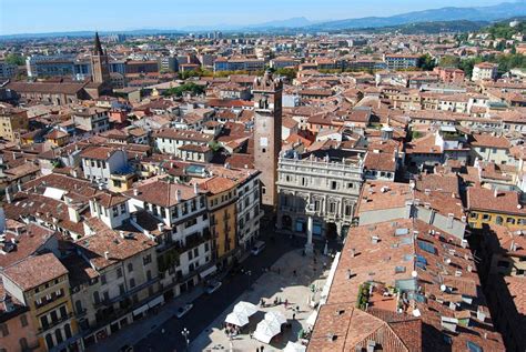 Reserve por adelantado y ahorre. La romántica ciudad de Verona en Italia - Viaturi