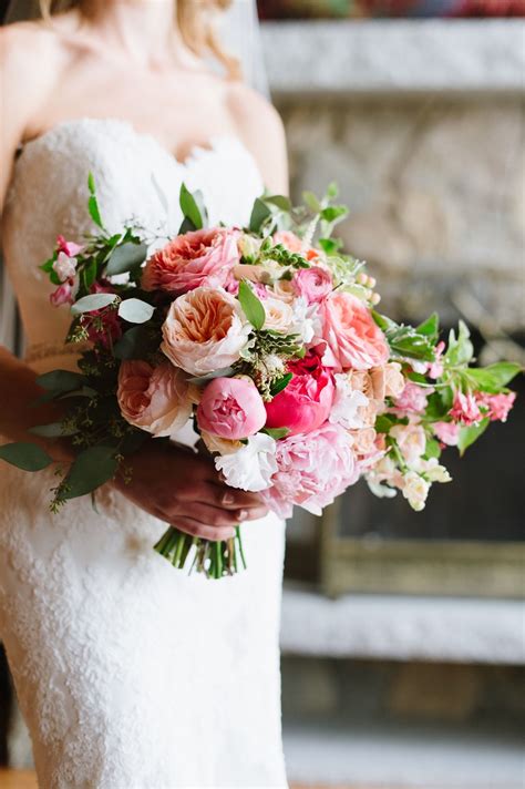 From peonies to snapdragons, here are the best flowers in season in may for spring weddings. Pin by Chandler Florals on Peach & ... | Wedding flowers ...