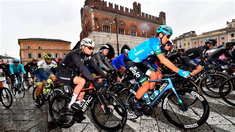 El giro de italia es una competencia de ciclismo disputada por etapas de tres semanas de duración. Ciclismo hoy: Giro de Italia: en vivo todas las emociones ...
