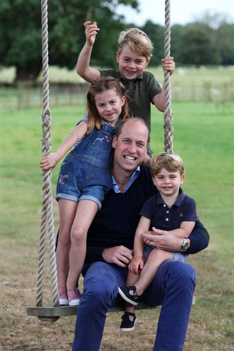 Der sohn von herzogin kate und prinz william feiert am «wir teilen einen kurzen blick auf prinz louis bastelarbeiten vor seinem zweiten geburtstag», hiess. Prinz George hat Geburtstag: Williams und Kates Sohn ...