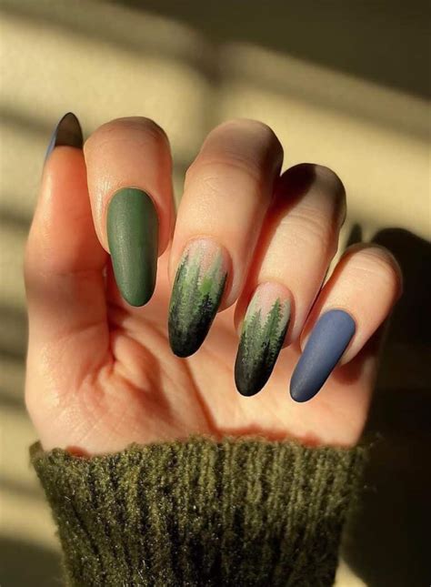 27 Stunning Forest Green Nails To Obsess Over In 2023