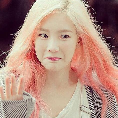 Snsd Taeyeons Pink Hair K Pop Amino
