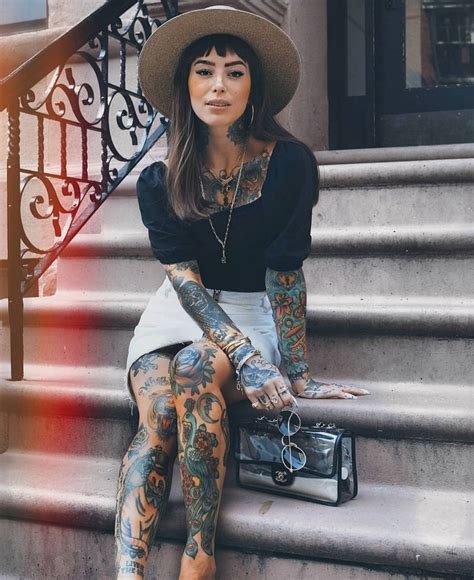 Pin By Anabel Correa On Sammi Jefcoate Female Tattoo Models Tattooed