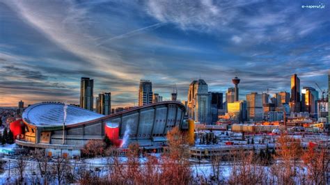 Kanada britaniya hamdo'stligi qirolligi bo'lib, davlat rahbarirasmiy ravishda buyuk britaniya hukmdori hisoblanadi. Kanada, Calgary, Miasto, Zima