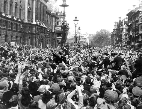Ve Day In Pictures 14 Powerful And Evocative Images That Capture The