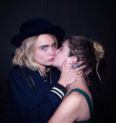 Ashley Benson And Cara Delevingne Are Engaged And My Bi Ass Heart Cant Handle This ️💜💙 Rbisexual