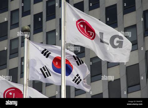 Südkorea Fahnen Vor Lg Lg Twin Towers Hauptsitz In Seoul