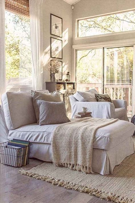 24 Cozy Modern Farmhouse Sunroom Decor Ideas In 2020 Bedroom Decor