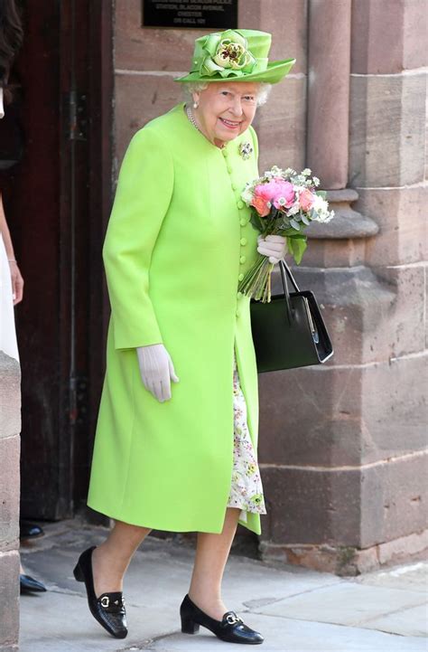 Queen Elizabeths Best Outfits Her Most Iconic Looks Of All Time