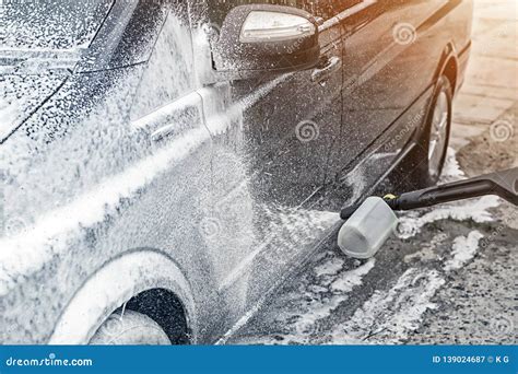 Manual Car Wash Washing Luxury Vehicle With High Pressure Water Pump
